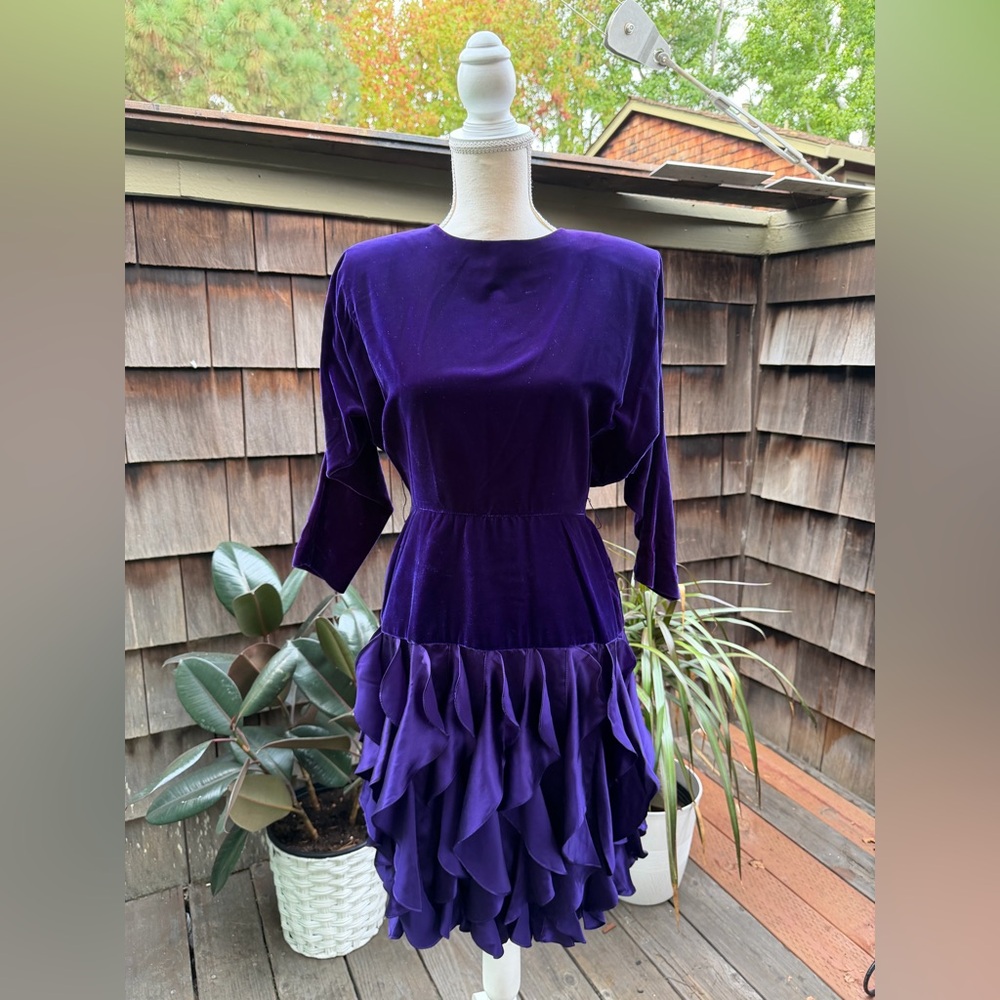 Vintage 80s Gillian cocktail dress purple velveteen & silk ruffles sz 8 Small